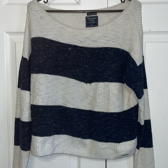 100% Cotton Abercrombie and Fitch striped sweater small - Picture 4 of 5